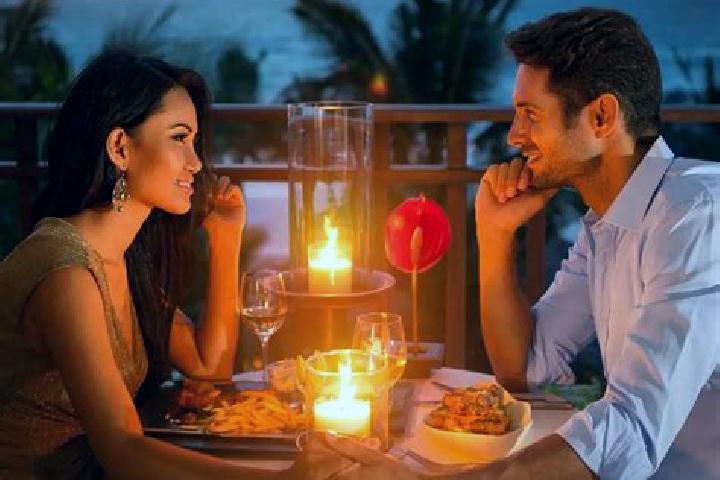 Natalie, 39, a red grey-eyed mixed companion based in Silea. Offering Dinner Date, Couples, Duos. Available for incall and outcall, day and evening dates.
