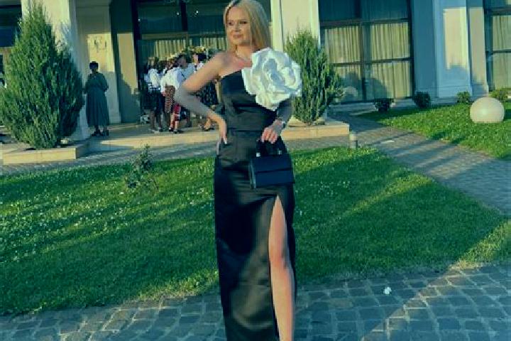 Natalie, 39 — Escort in Sindresti, Romania
