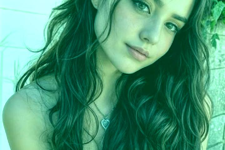 Nora, 20, a black hazel-eyed caribbean companion based in Nieul-les-Saintes. Offering Erotic Massage, Dinner Date, GFE, Prostate Massage. Available for incal...