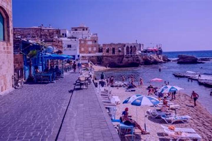 Nora, 20 — Escort in Batroun, Lebanon