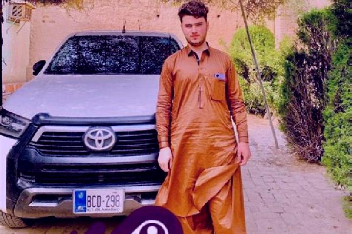 Nora, 20 — Escort in Charhoi, Pakistan