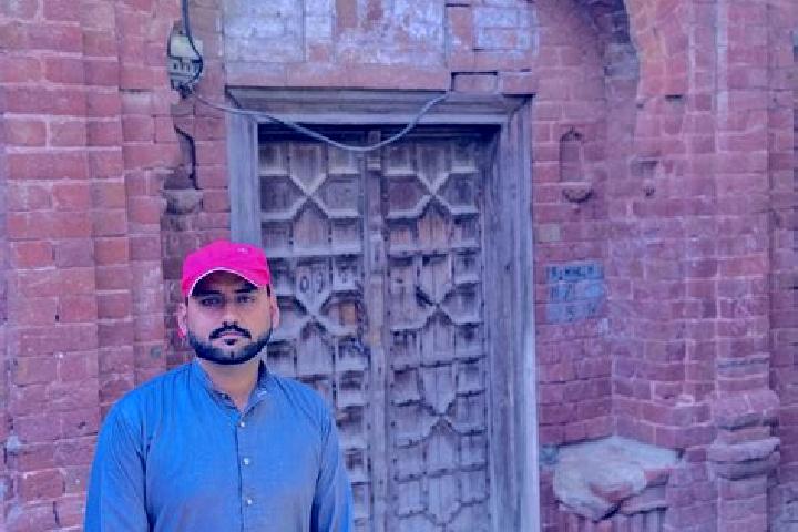 Nora, 20 — Escort in Garh Maharaja, Pakistan