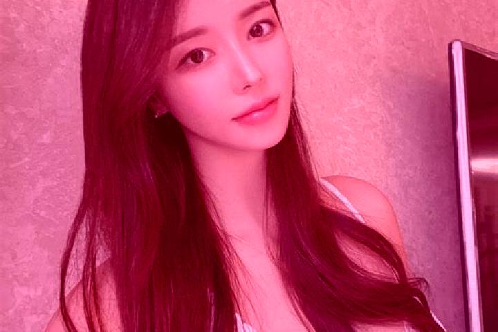 Nora, 20 — Escort in Zhoujiashan, China