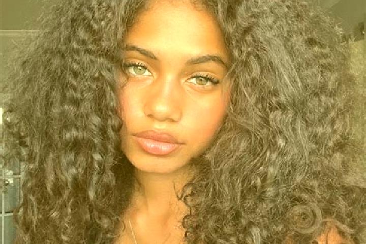 Nora, 21, a black grey-eyed ebony companion based in Sumbe. Offering OWO, Erotic Massage, Couples, Roleplay. Available for incall and outcall, overnight book...
