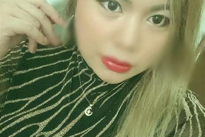 Nora, 21, a blonde dark-eyed middle eastern companion based in Vinh Tuong. Offering GFE, Fetish, BDSM. Available for incall and outcall, overnight bookings a...