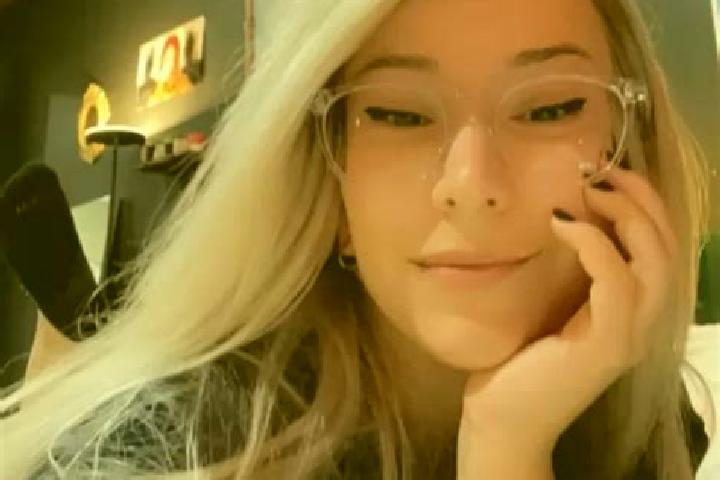 Nora, 21, a blonde grey-eyed mixed companion based in Marquette-lez-Lille. Offering Travel Companion, Erotic Massage, Girlfriend Experience, GFE, Fetish. Ava...