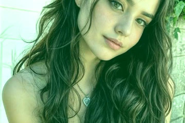 Nora, 21, a brunette hazel-eyed middle eastern companion based in Lagarde-Enval. Offering 69, BDSM, Dinner Date. Available for incall and outcall, day and ev...