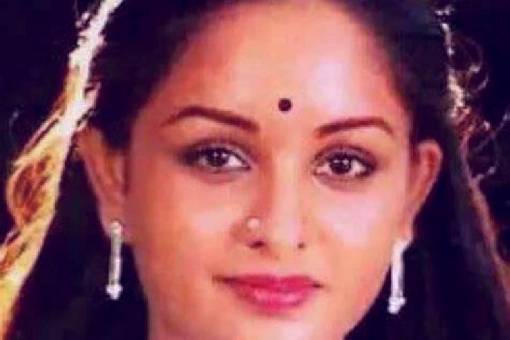 Nora, 21 — Escort in Adanattutekkumuri Kizhakku, India