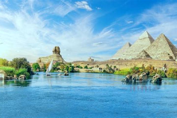 Nora, 21 — Escort in As Sallum, Egypt