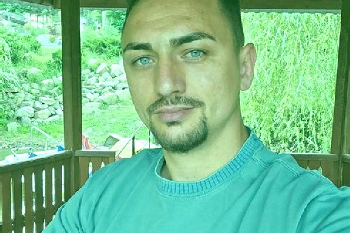 Nora, 21 — Escort in Dreptu, Romania