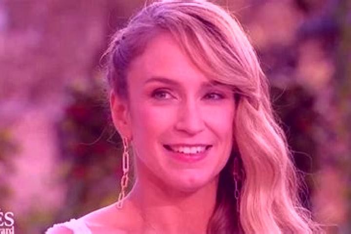 Nora, 21 — Escort in Fournival, France