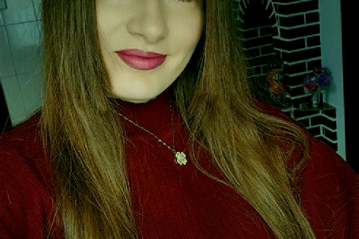 Nora, 21 — Escort in Fundu Hertii, Romania