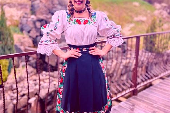 Nora, 21 — Escort in Iadara, Romania