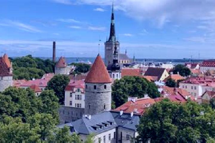Nora, 21 — Escort in Lehola, Estonia