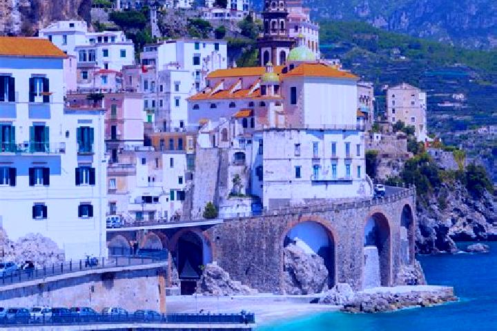 Nora, 21 — Escort in Lugnacco, Italy