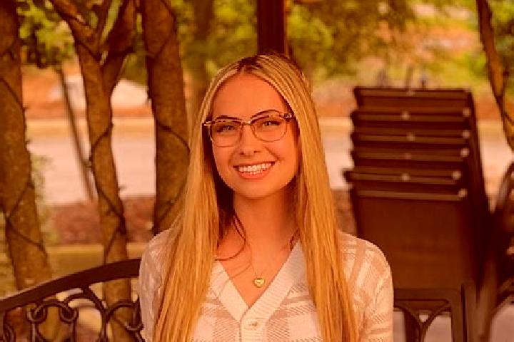 Nora, 21 — Escort in Moyock, United States