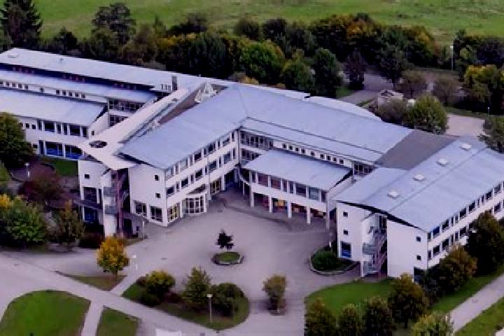 Nora, 21 — Escort in Neuhaus am Rennweg, Germany