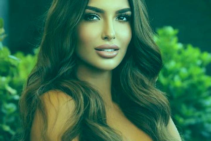 Nora, 21 — Escort in Russocice, Poland