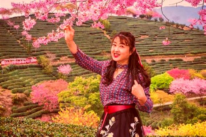 Nora, 21 — Escort in Yongfu, China