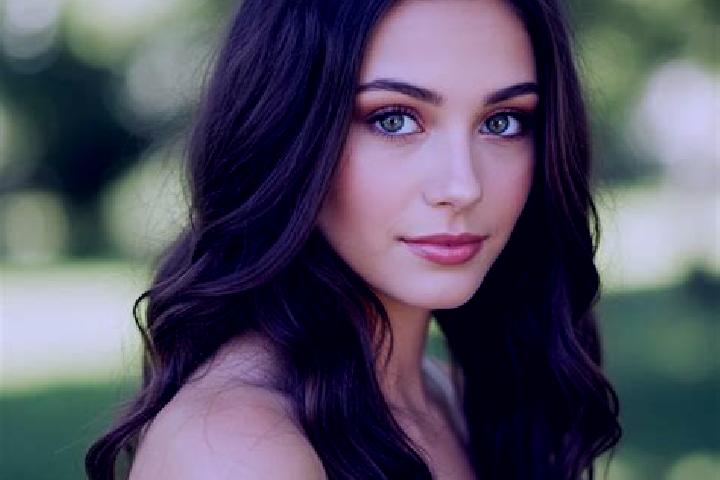 Nora, 22, a auburn hazel-eyed mixed companion based in El Pedernal. Offering Girlfriend Experience, A-Level, GFE. Available for incall and outcall, day and e...