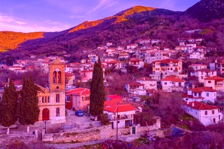 Nora, 22 — Escort in Ampelakia, Greece
