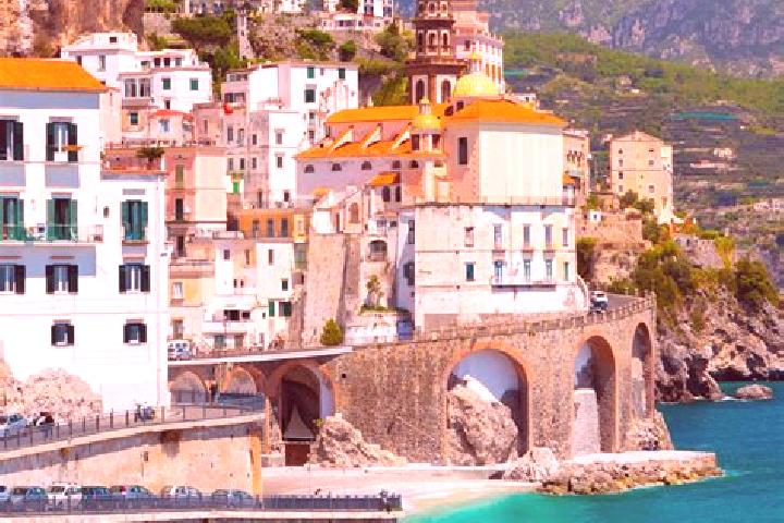 Nora, 22 — Escort in Arino, Italy