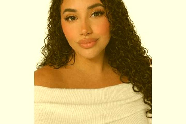Nora, 22 — Escort in Bardonia, United States