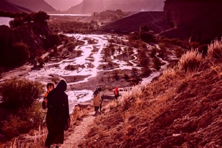 Nora, 22 — Escort in Bazar-e Yakawlang, Afghanistan