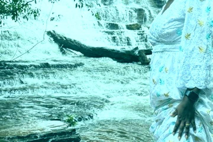 Nora, 22 — Escort in Dalaba, Guinea