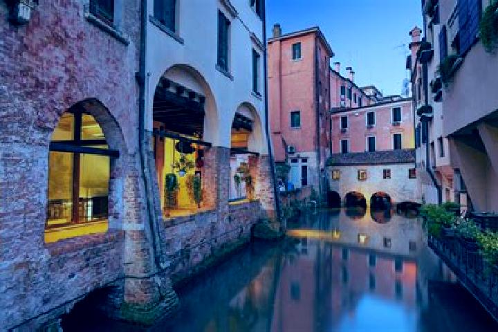 Nora, 22 — Escort in Quinto di Treviso, Italy