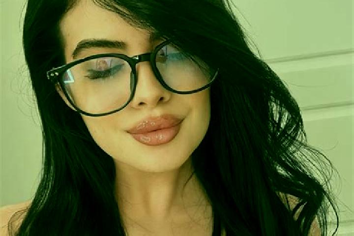 Nora, 22 — Escort in Riverview, Australia