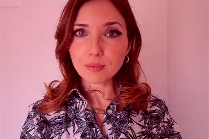 Nora, 22 — Escort in Saint-Simon, France
