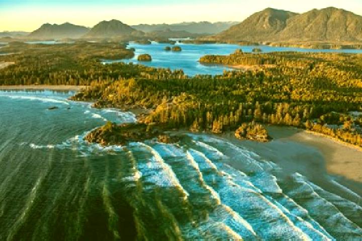 Nora, 22 — Escort in Tofino, Canada