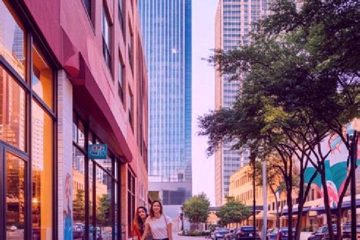 Nora, 22 — Escort in Uptown, United States