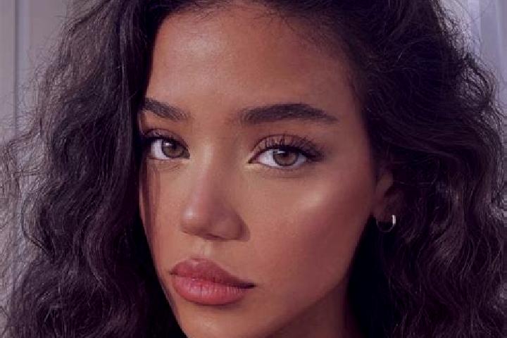 Nora, 23, a black brown-eyed mediterranean companion based in Chita. Offering Dinner Date, Tantra. Available for incall and outcall, day and evening dates.