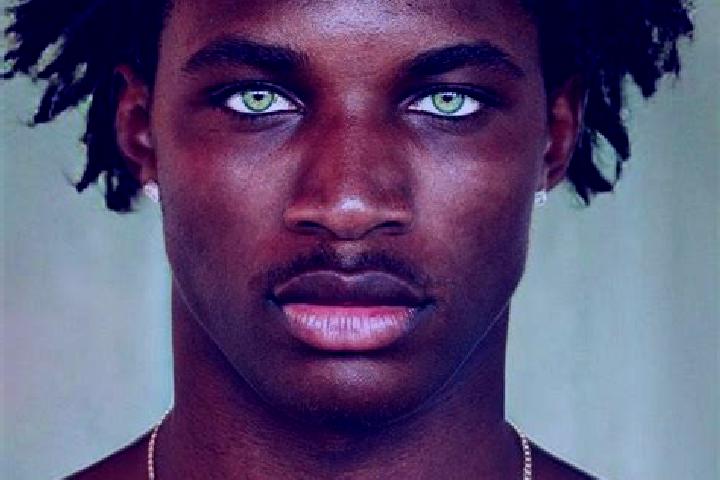 Nora, 23, a black green-eyed european companion based in Suto Orizare. Offering OWO, Girlfriend Experience, BDSM. Available for incall and outcall, overnight...