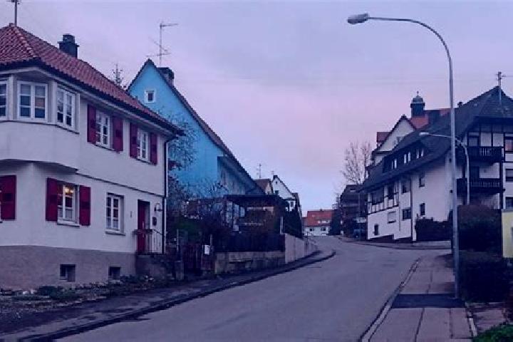Nora, 23 — Escort in Deisslingen, Germany