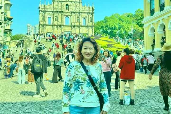 Nora, 23 — Escort in Wunu er, China