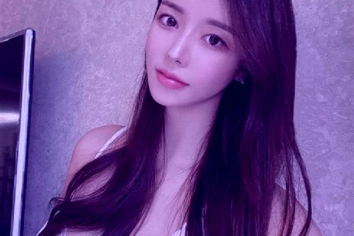Nora, 23 — Escort in Zhanmao, China