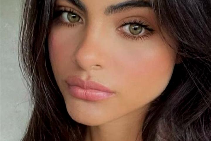 Nora, 24, a black hazel-eyed mediterranean companion based in Grand-Savagnier. Offering Tantra, Party Girl, Couples, Girlfriend Experience, Prostate Massage....