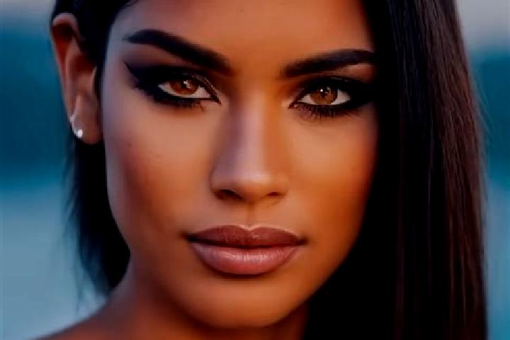 Nora, 24, a brunette amber-eyed latina companion based in Outgaarden. Offering 69, Striptease, CIM. Available for incall and outcall, overnight bookings avai...