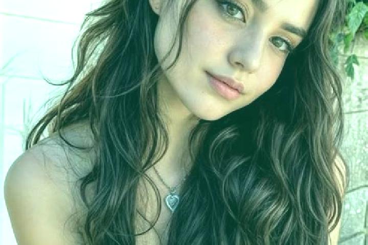 Nora, 24, a dark blonde hazel-eyed middle eastern companion based in Canillas de Abajo. Offering Tantra, Dinner Date, Erotic Massage. Available for incall an...