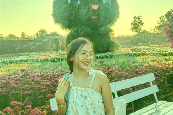Nora, 24 — Escort in Aye Kyant, Myanmar
