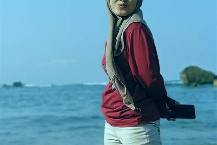 Nora, 24 — Escort in Bakalan, Indonesia