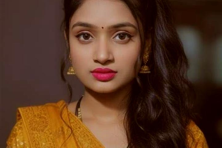 Nora, 24 — Escort in Bargi, India