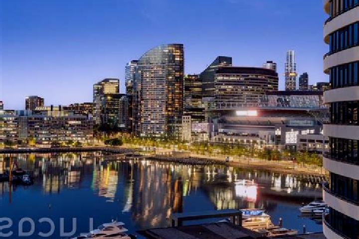 Nora, 24 — Escort in Docklands, Australia