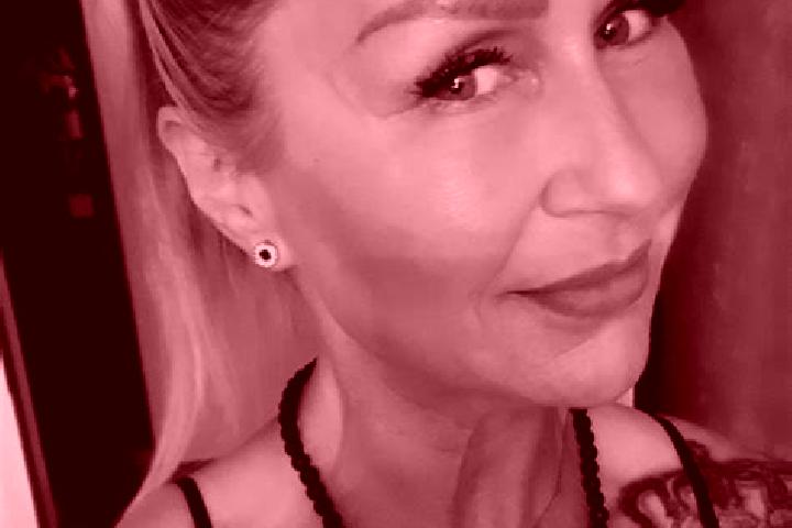 Nora, 24 — Escort in Geyen, Germany