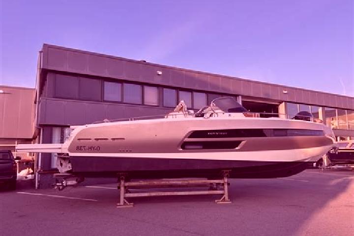 Nora, 24 — Escort in Giessendam, Netherlands