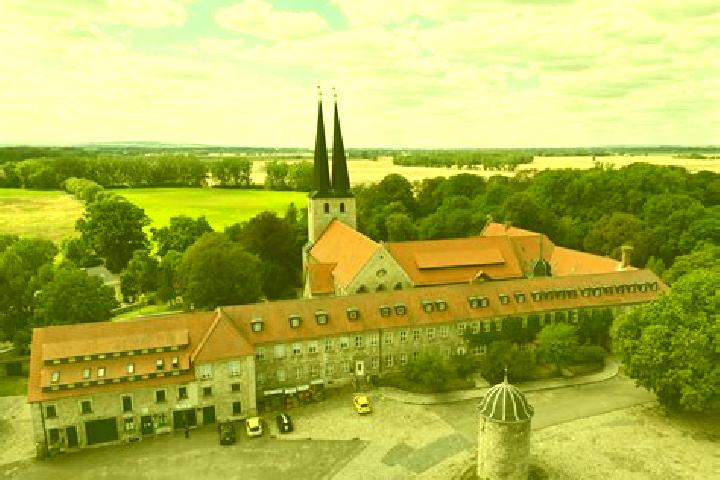 Nora, 24 — Escort in Hadmersleben, Germany