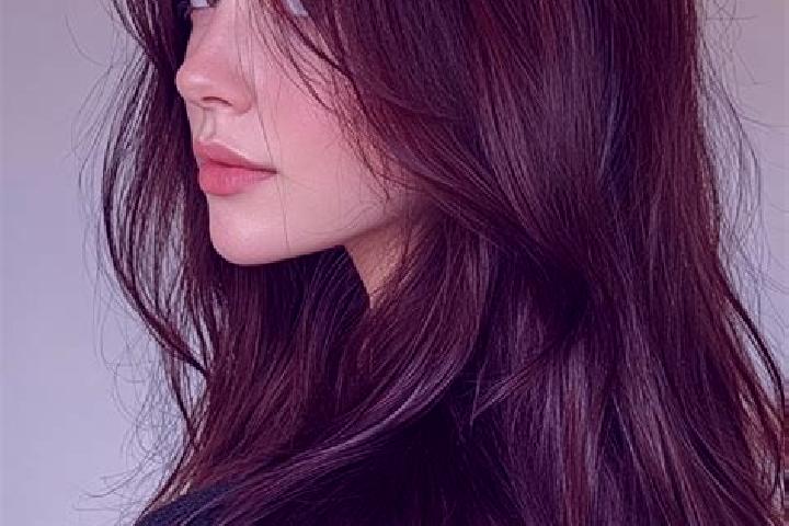 Nora, 25, a auburn brown-eyed caucasian companion based in Santa Salete. Offering Dinner Date, Massage, Roleplay. Available for incall and outcall, day and e...